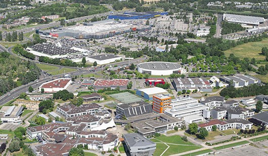 Lyon Métropole : Comment prépare-t-elle la transformation des grandes plaques monofonctionnelles par la reconquête végétale ? L’exemple de Grande Porte des Alpes